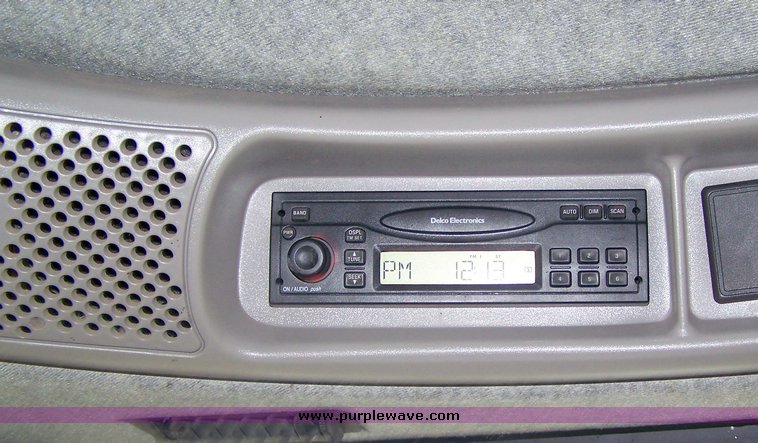 image for item 8602 2007 New Holland HW365 self propelled swather