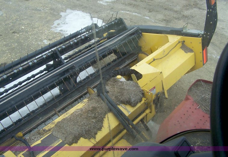 image for item 8602 2007 New Holland HW365 self propelled swather