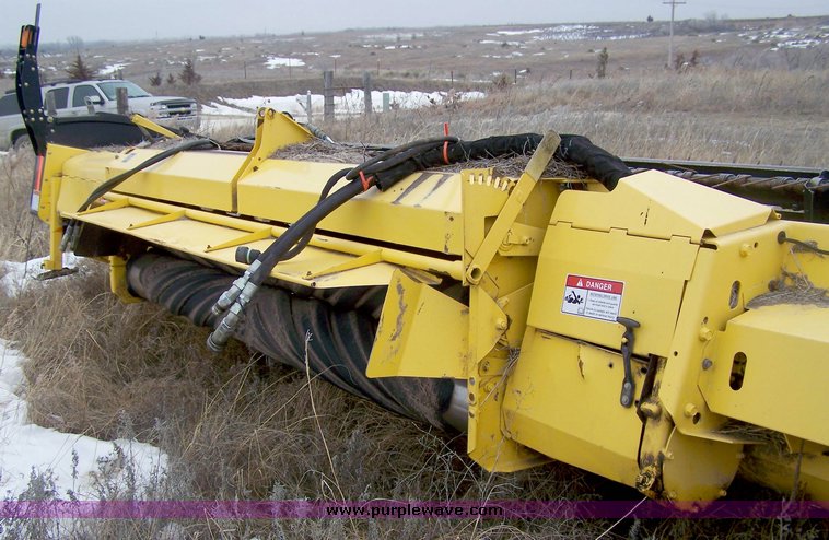 image for item 8603 New Holland Haybine HS series 18' swather header