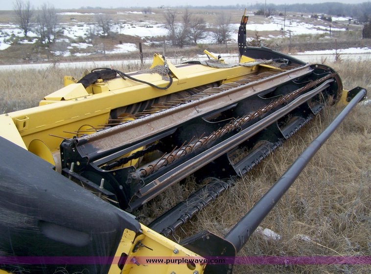 image for item 8603 New Holland Haybine HS series 18' swather header