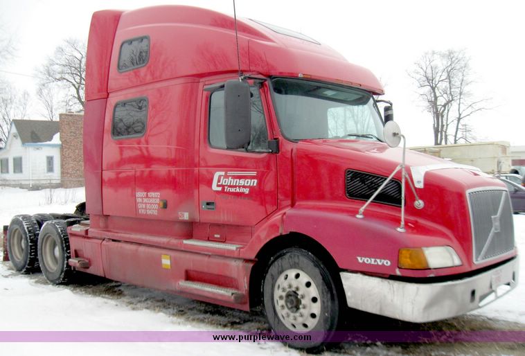 image for item 1101 2003 Volvo 770 semi truck