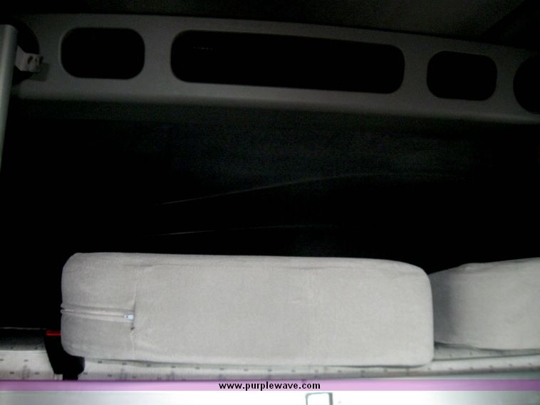 image for item 1101 2003 Volvo 770 semi truck