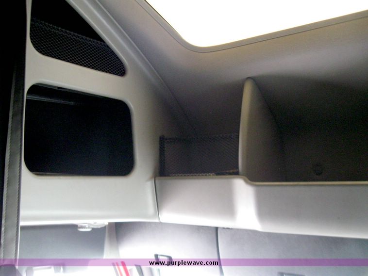 image for item 1101 2003 Volvo 770 semi truck