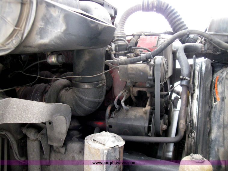 image for item 1101 2003 Volvo 770 semi truck