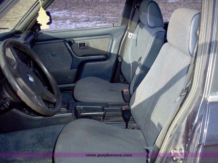 image for item 4123 1987 BMW 325E