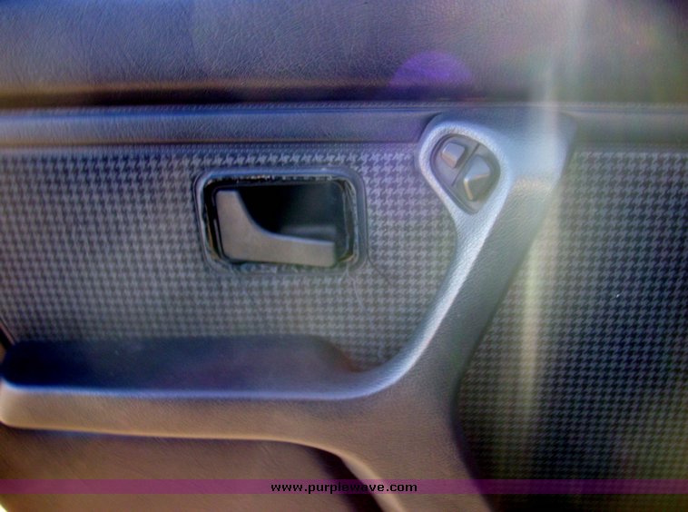 image for item 4123 1987 BMW 325E