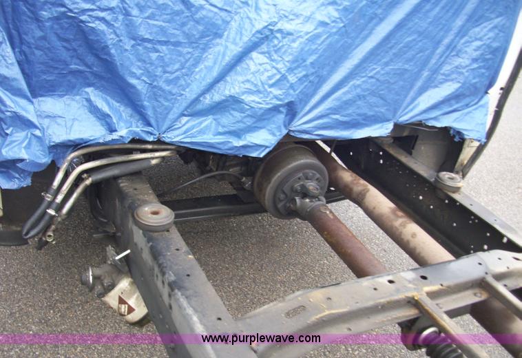 image for item 4126 2003 Ford E450 super duty ambulance chassis