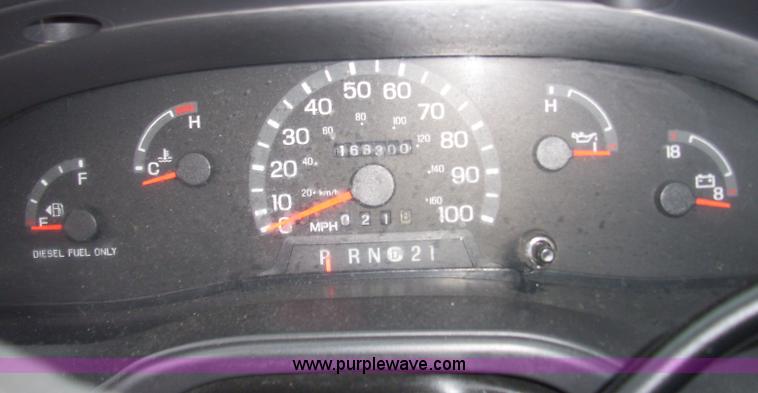 image for item 4126 2003 Ford E450 super duty ambulance chassis