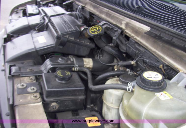 image for item 4126 2003 Ford E450 super duty ambulance chassis