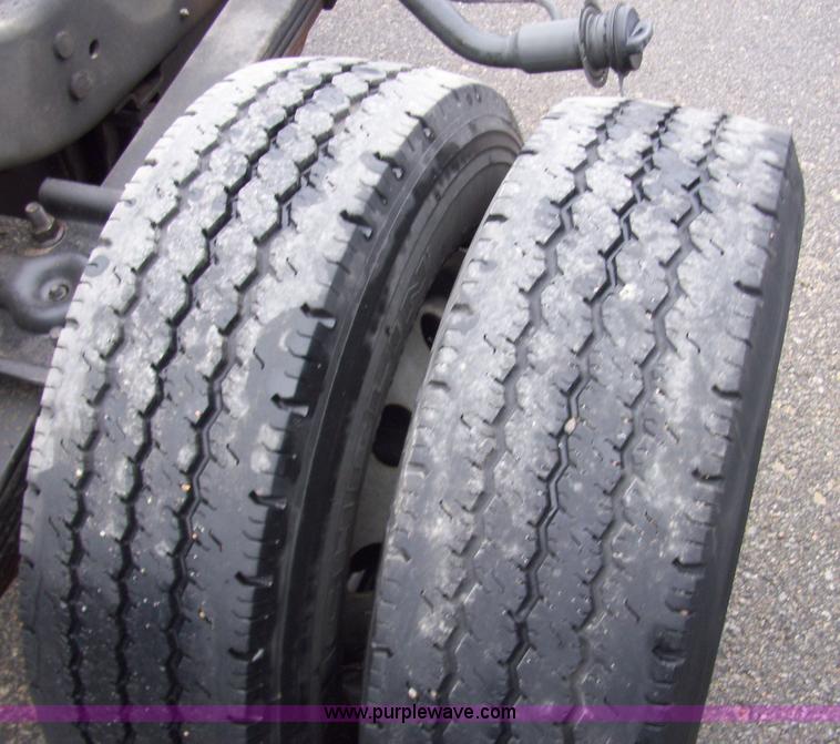 image for item 4126 2003 Ford E450 super duty ambulance chassis