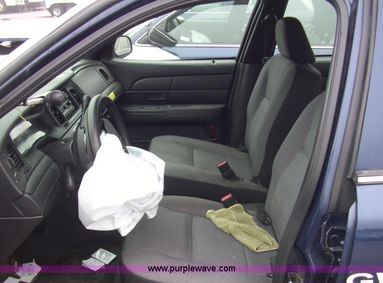 image for item 4131 2006 Ford Crown Victoria Police Intercepter