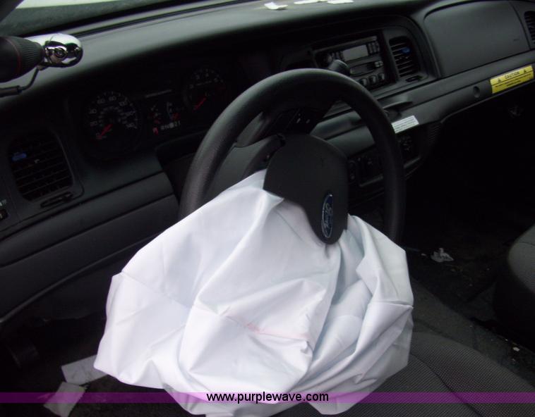 image for item 4131 2006 Ford Crown Victoria Police Intercepter