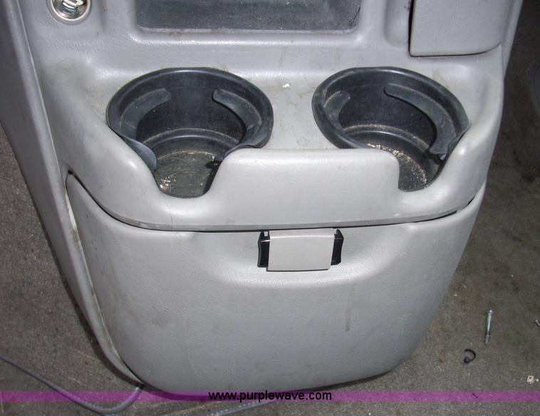 image for item 4132 1999 Chevrolet Astro van