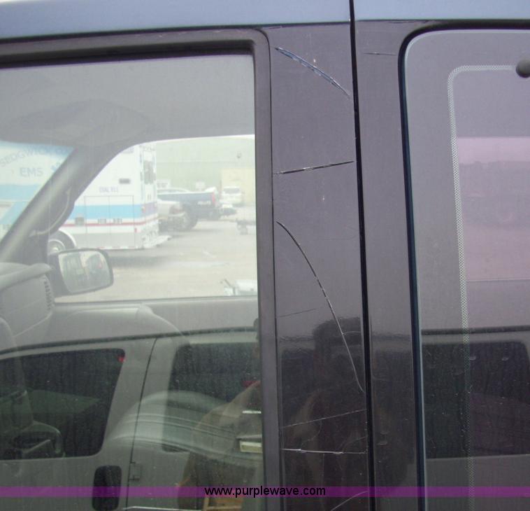 image for item 4132 1999 Chevrolet Astro van