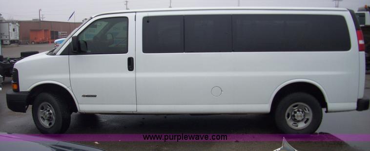 image for item 4133 2006 Chevrolet Express G3500 van