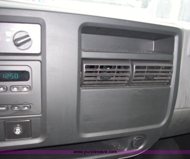 image for item 4133 2006 Chevrolet Express G3500 van