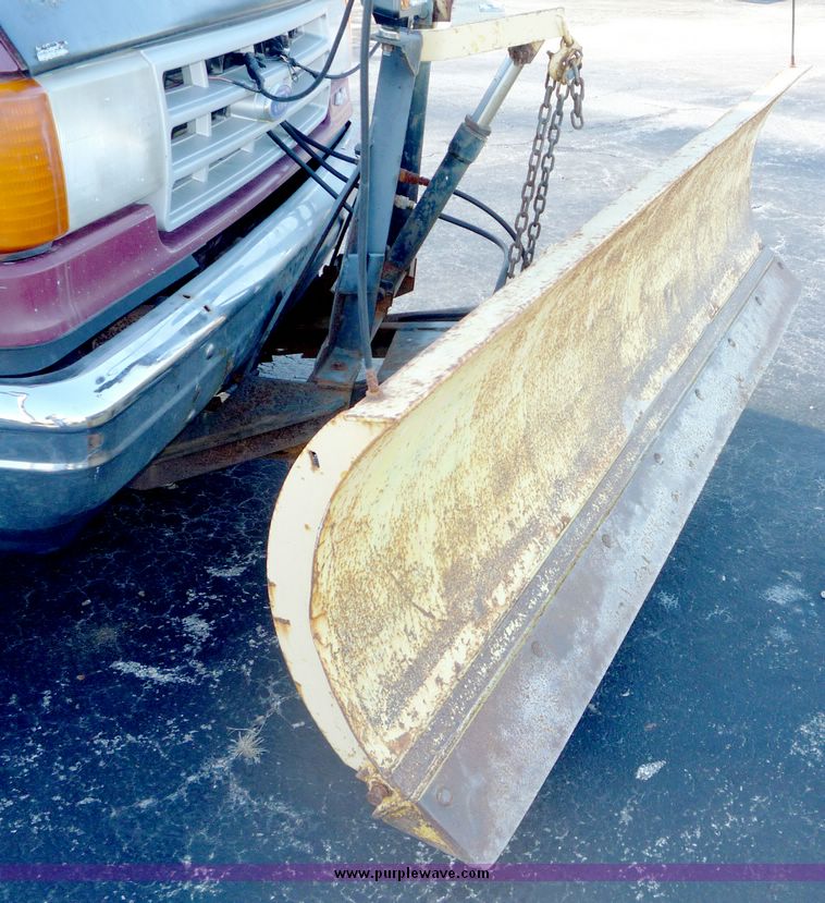 image for item 5098 1991 Ford F150 pickup truck