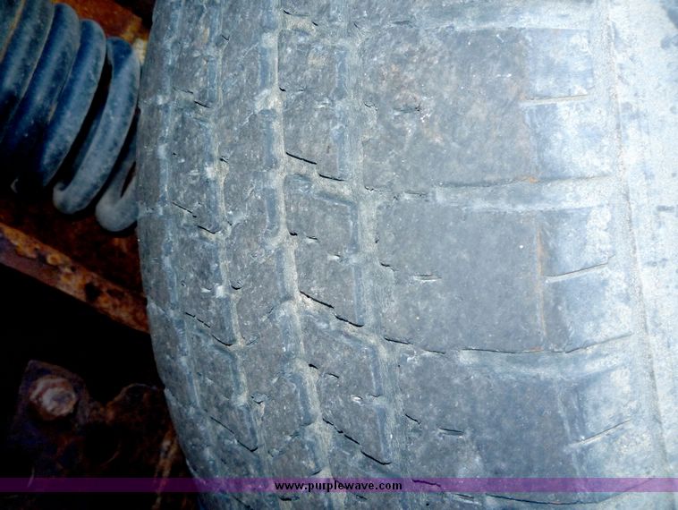 image for item 5098 1991 Ford F150 pickup truck