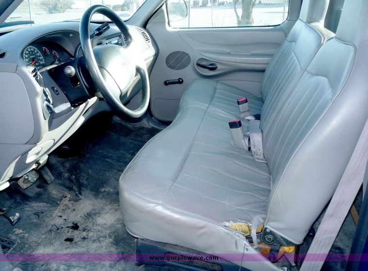 image for item 5121 1998 Ford F150 pickup truck