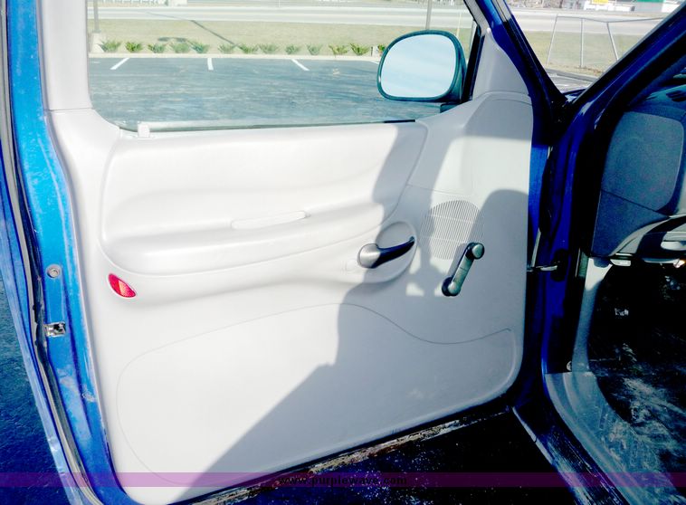 image for item 5121 1998 Ford F150 pickup truck