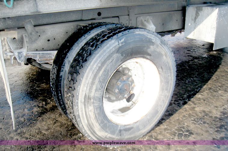 image for item 5246 1995 Chevrolet Kodiak C7H042 with 14.5' bed