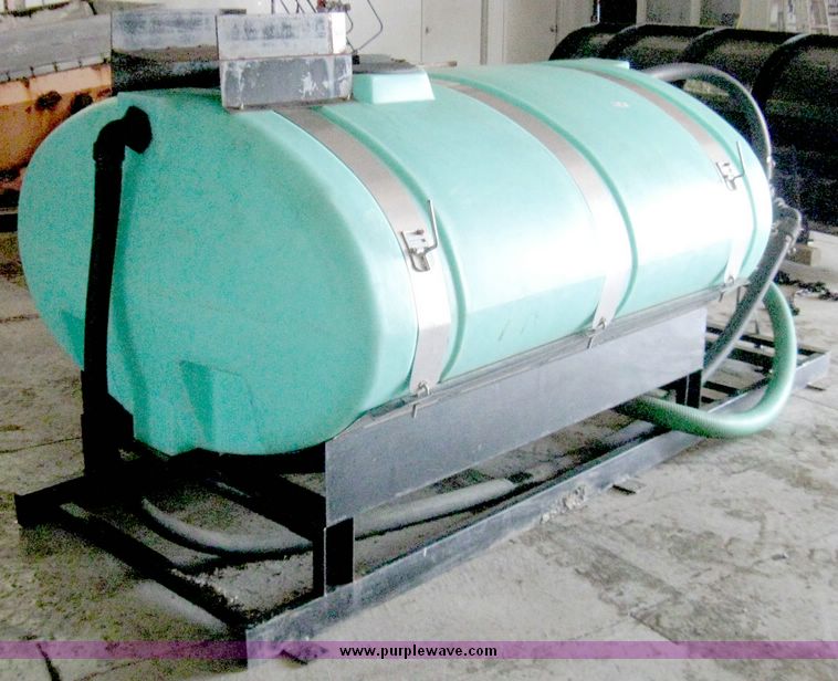 image for item 5247 500 gallon pickup mount poly tank