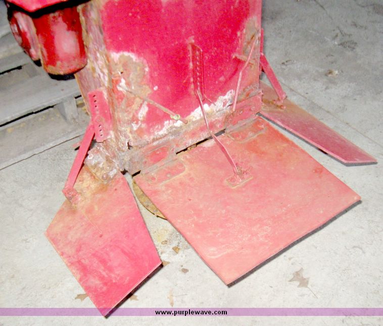 image for item 5248 Pickup mount salt spreader