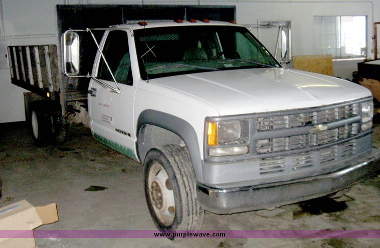 image for item 5249 2000 Chevrolet C3500-HD pickup with 12' dump bed