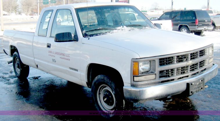 image for item 5250 1999 Chevrolet C2500 pickup
