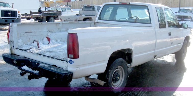 image for item 5250 1999 Chevrolet C2500 pickup