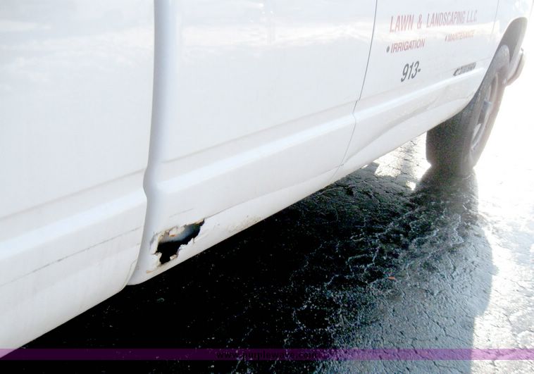 image for item 5250 1999 Chevrolet C2500 pickup