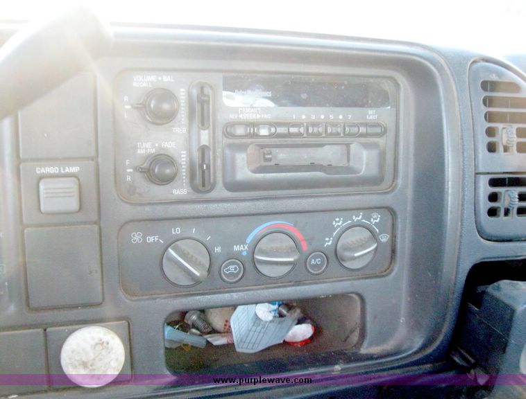 image for item 5250 1999 Chevrolet C2500 pickup