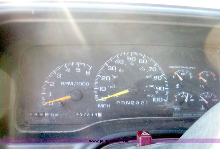 image for item 5250 1999 Chevrolet C2500 pickup