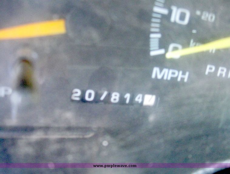 image for item 5250 1999 Chevrolet C2500 pickup