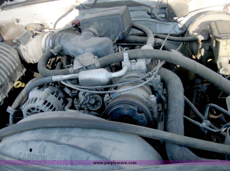 image for item 5250 1999 Chevrolet C2500 pickup
