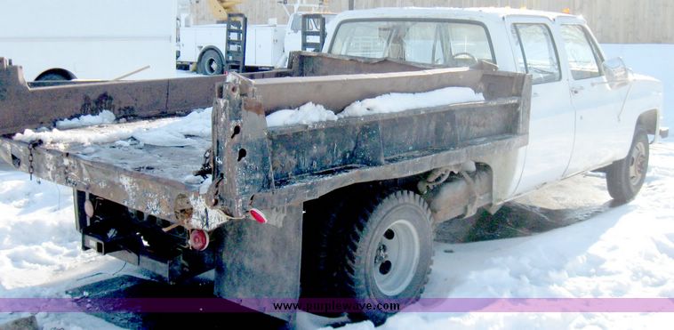 image for item 5251 1988 Chevrolet R30 pickup with 9' dump bed