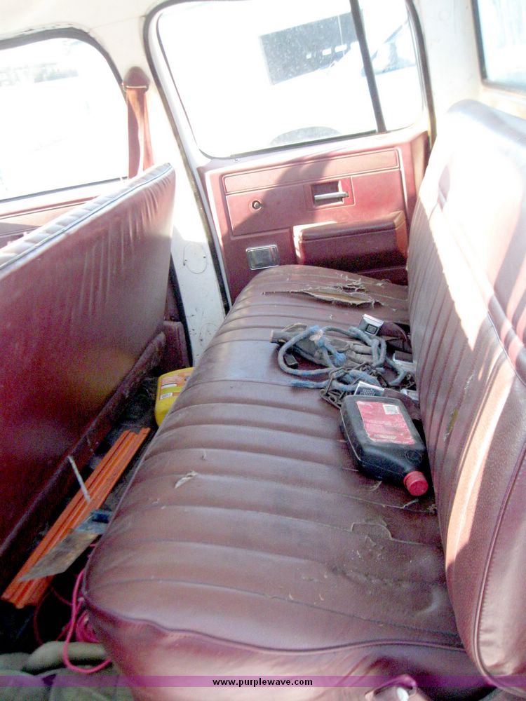 image for item 5251 1988 Chevrolet R30 pickup with 9' dump bed