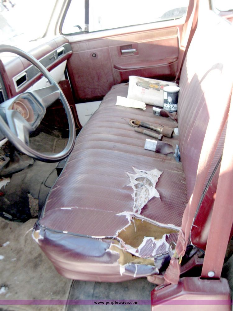 image for item 5251 1988 Chevrolet R30 pickup with 9' dump bed