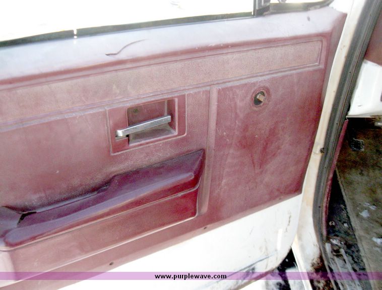 image for item 5251 1988 Chevrolet R30 pickup with 9' dump bed