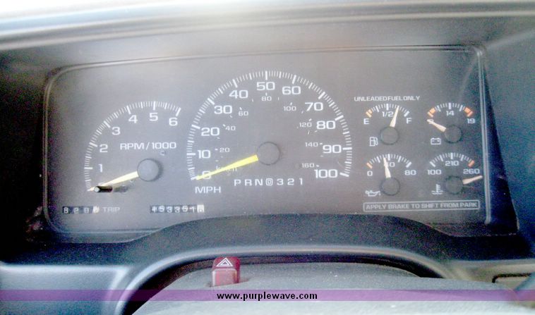 image for item 5252 1997 GMC Sierra C2500 pickup