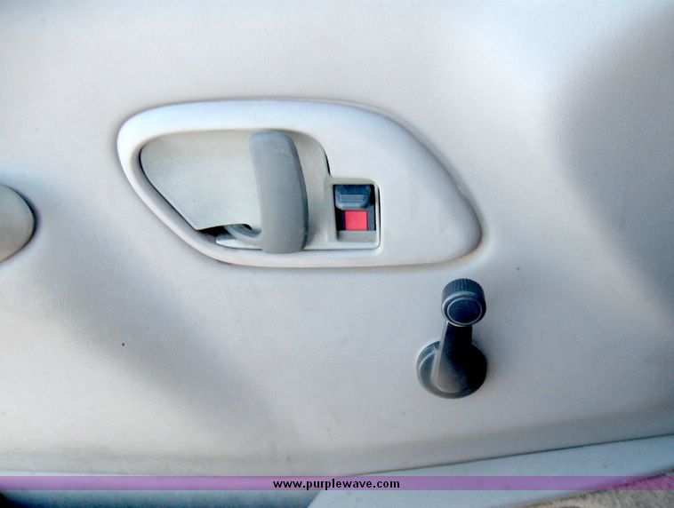 image for item 5252 1997 GMC Sierra C2500 pickup