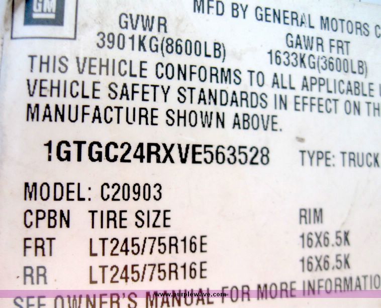 image for item 5252 1997 GMC Sierra C2500 pickup