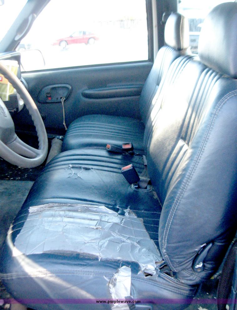 image for item 5253 1998 Chevrolet C2500 pickup