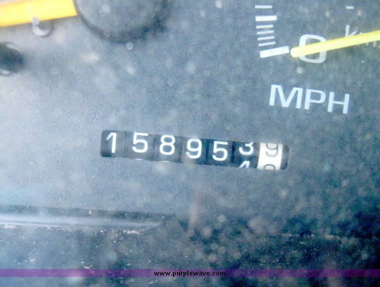 image for item 5253 1998 Chevrolet C2500 pickup