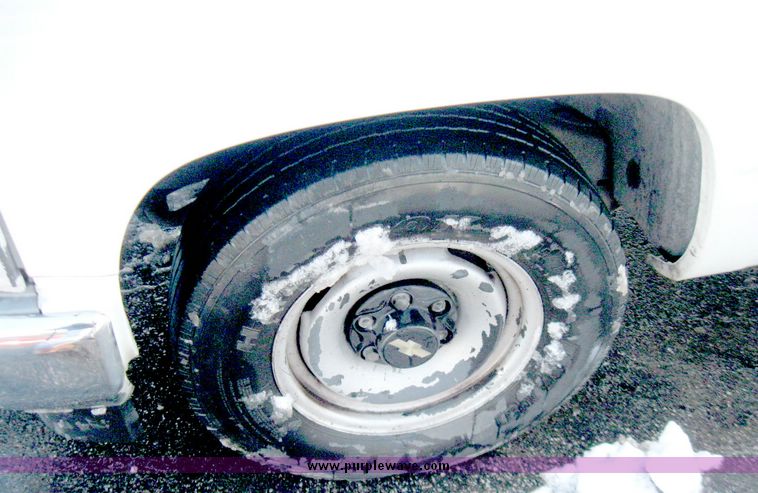 image for item 5253 1998 Chevrolet C2500 pickup