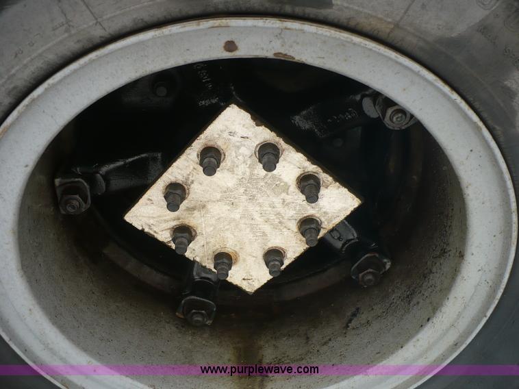 image for item 5256 1989 GMC C6500 C7D042 boom truck