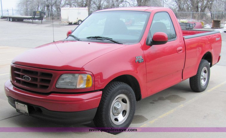 image for item 7039 2003 Ford Sport