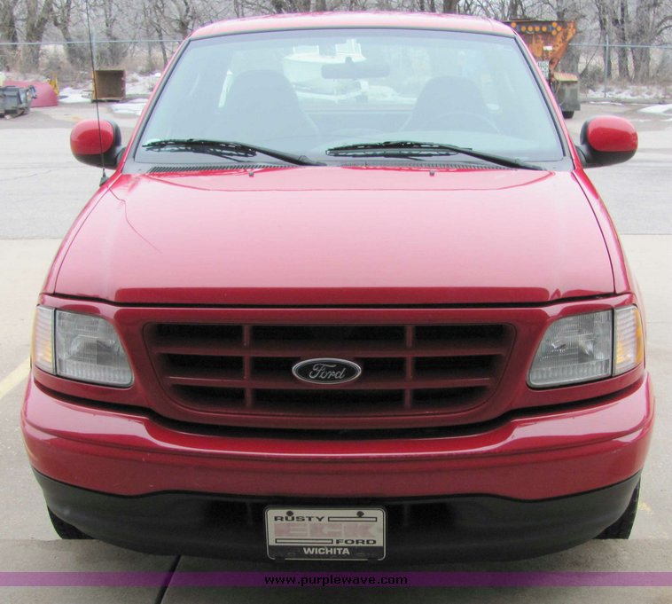image for item 7039 2003 Ford Sport