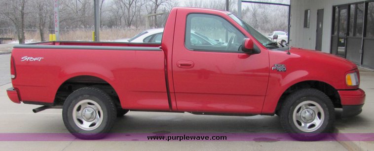 image for item 7039 2003 Ford Sport