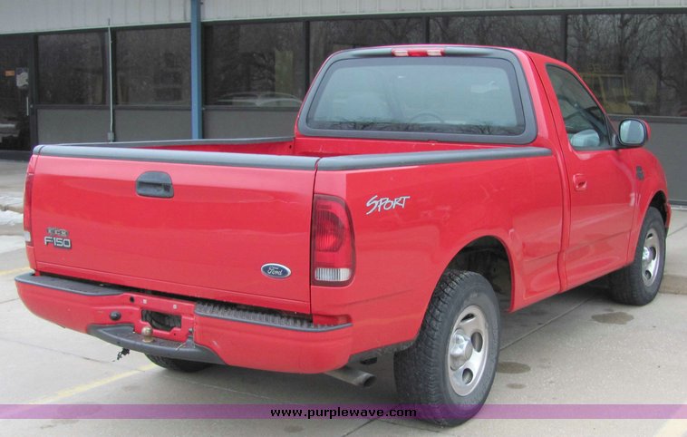 image for item 7039 2003 Ford Sport